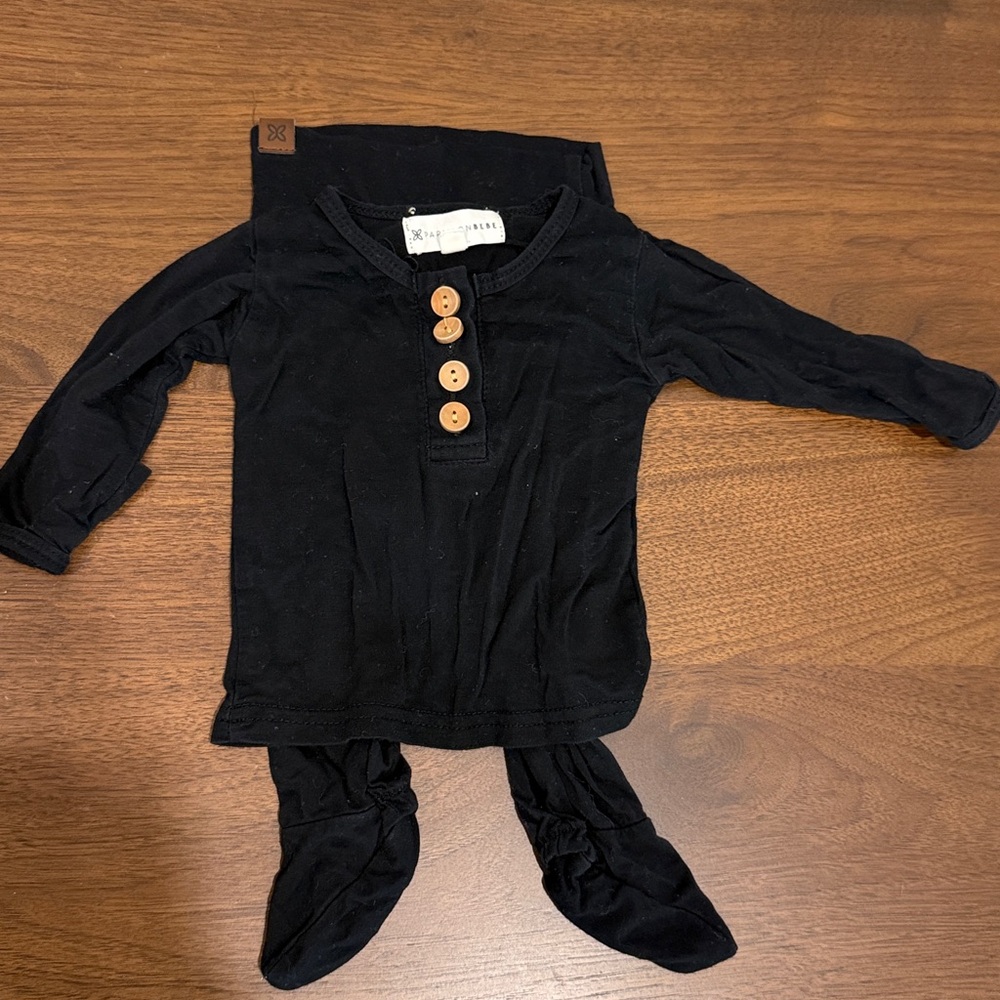 Papillon Blanc Black Baby Outfit